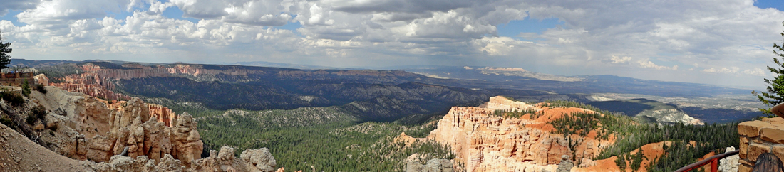 panorama at Fairyland Canyon at Bryce Canyon